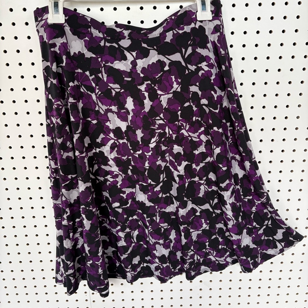 George Grape Black Floral A-Line Skirt
Size M (8-10)